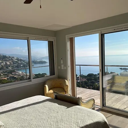 Vue Epoustouflante Sur La Le Lavandou